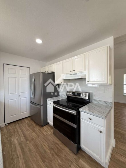 Building Photo - 5526 Green Grove Dr