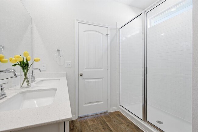 Building Photo - 801 Cade Cv