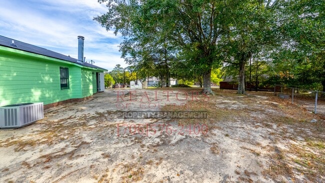 Building Photo - 6634 Hensley Dr