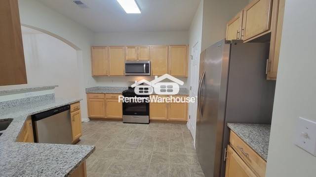 Building Photo - 111 Golden Pine Rd SW