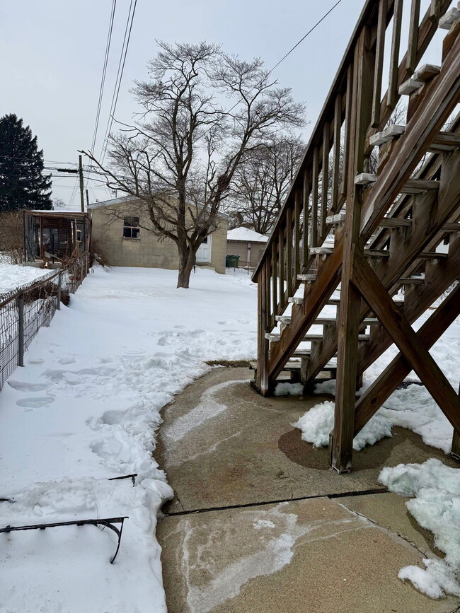 Building Photo - 528 Market St