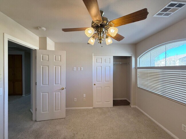 Building Photo - Well-Maintained 2-Story Home with Function...