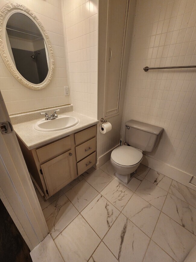 Building Photo - Very Large 3BR, 3BTH, Full Basement, Near Black Bay Park in Post Falls