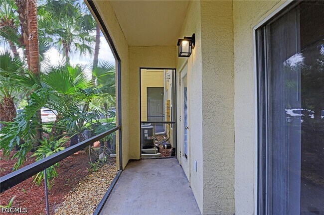 Building Photo - 11540 Villa Grand