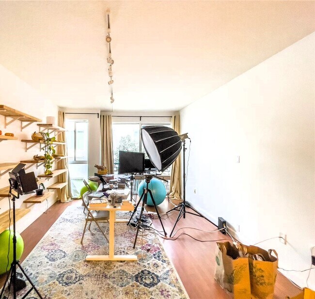 Building Photo - 1017 Meridian Ave