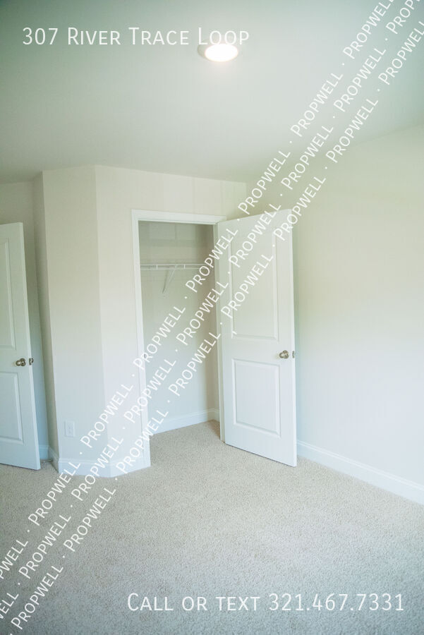 Building Photo - 307 River Trce Lp