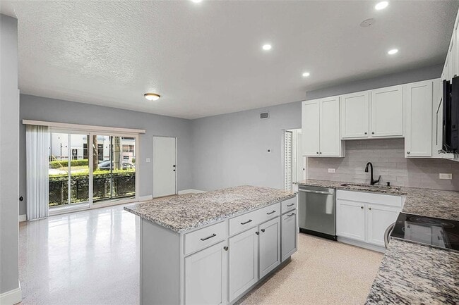 Building Photo - 151 N Orlando Ave