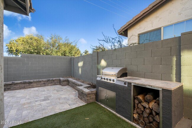 Building Photo - 1288 E Derringer Way