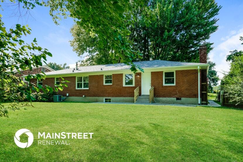 Building Photo - 9909 Lakewood Dr
