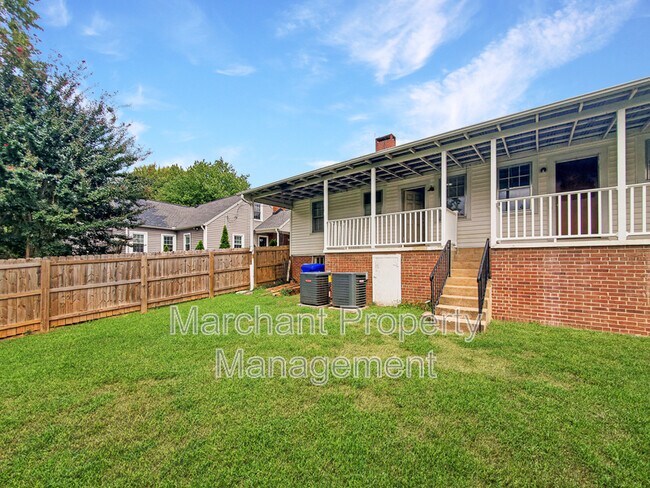 Building Photo - 11B Harrington Ave