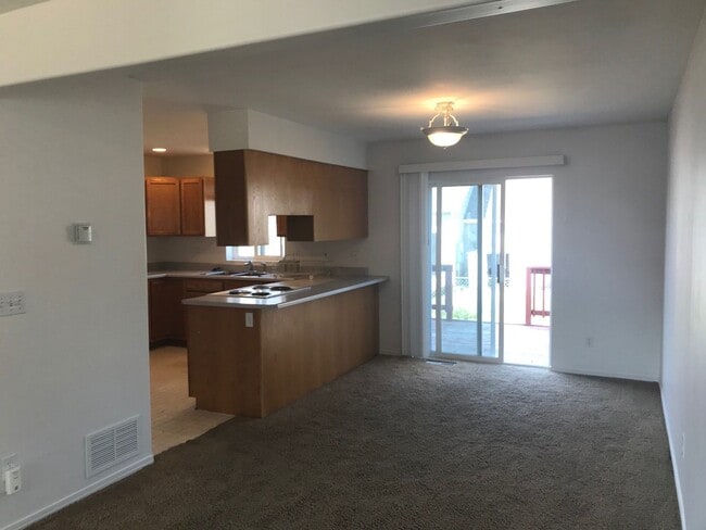 Building Photo - 3305 Laredo Dr