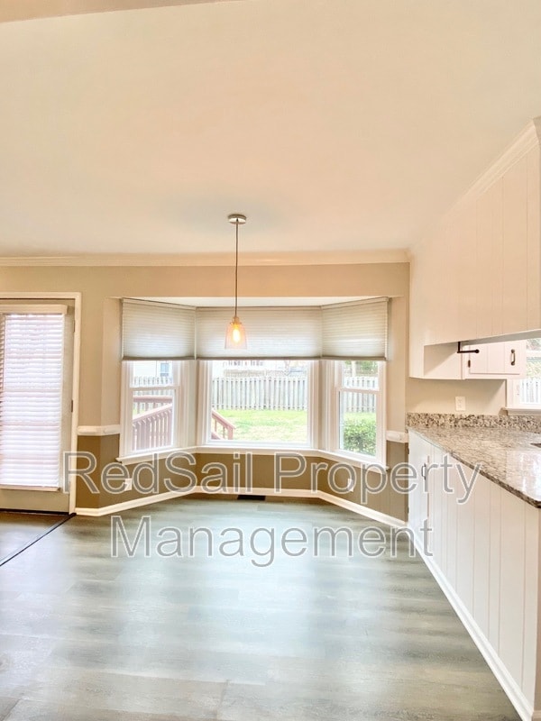 Building Photo - 161 Racine Dr