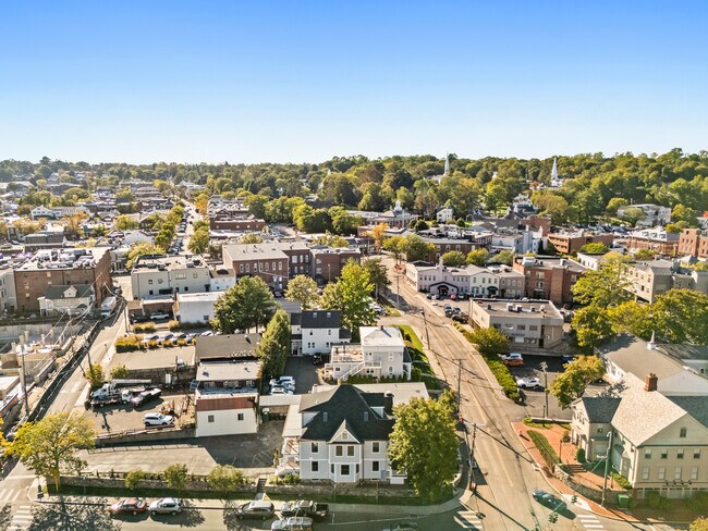 Building Photo - 31 East Ave