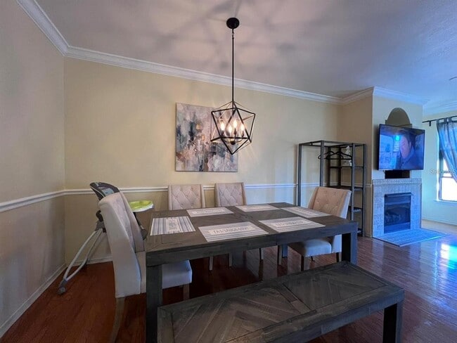 Building Photo - 2730 Via Tivoli