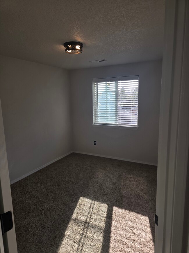 Building Photo - 222 W Hereford St