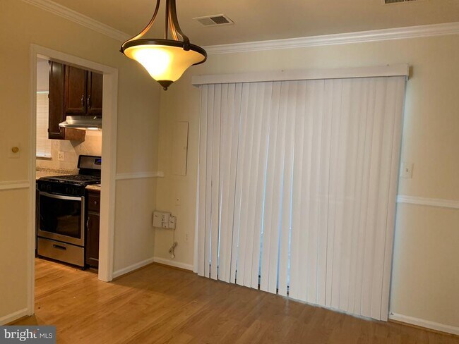 Building Photo - 8200 Aspen Glen Ct