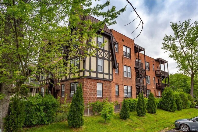 Building Photo - 28 Whitney St