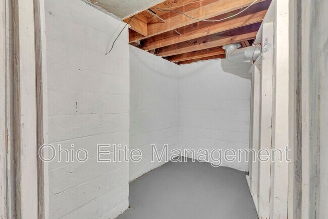 Building Photo - 49 S Burgess Ave