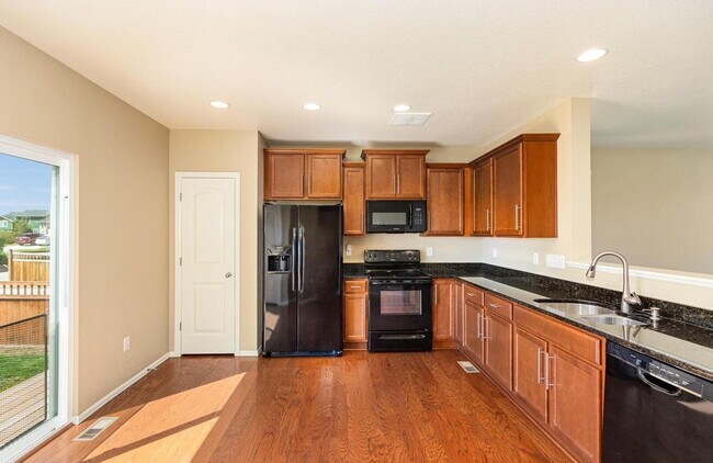 Building Photo - Beautiful 4 Bed 2.5 Bath with 2 Car Garage Home with Fenced Backyard in High Point at DIA!