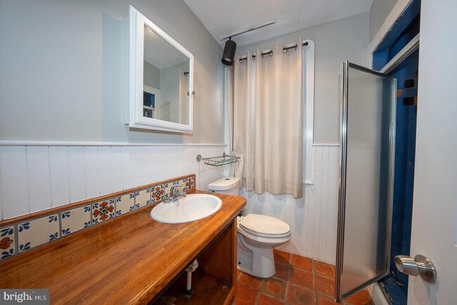 Building Photo - 625 Chelten Hills Dr