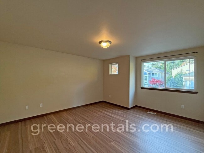 Building Photo - 4BR 2.5BA Home on Tumwater Hill