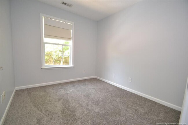 Building Photo - 308 Black Bird Ct