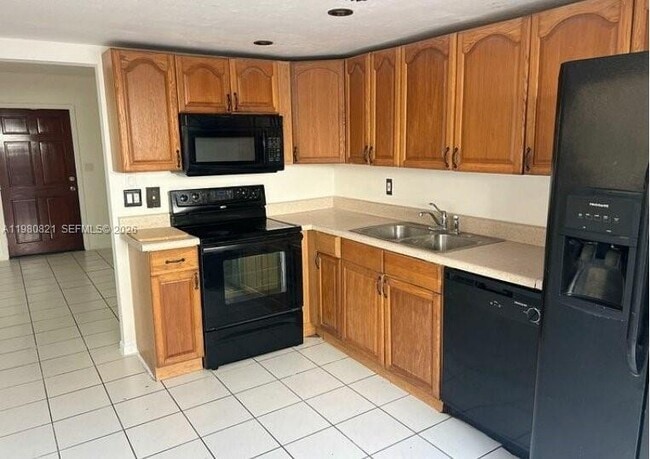 Building Photo - 321 SW 1st Ct