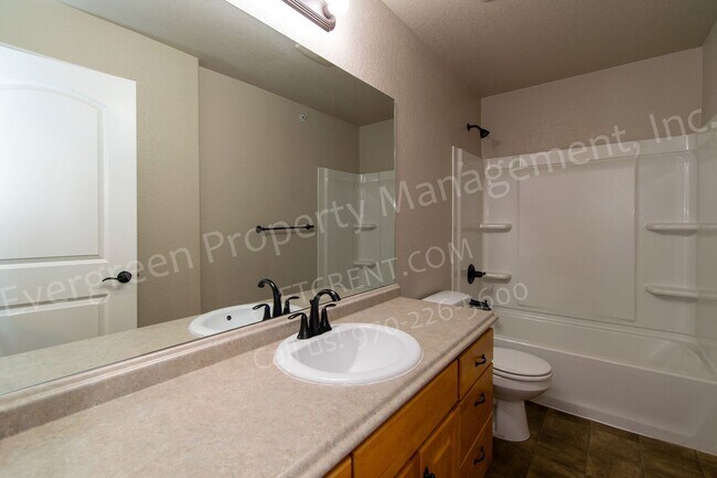 Building Photo - 3015 Denver Dr