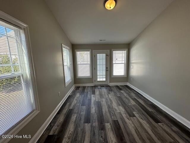 Building Photo - 305 Falcon Bridge Dr