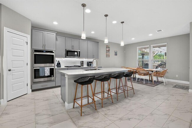 Building Photo - 15820 Celosia St