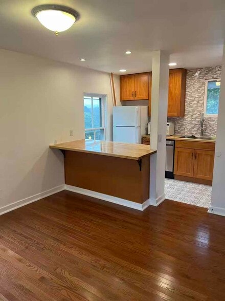 Building Photo - 322 Avenue A