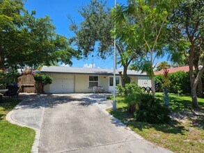 Building Photo - Annual rental – Charming VENICE ISLAND Hom...