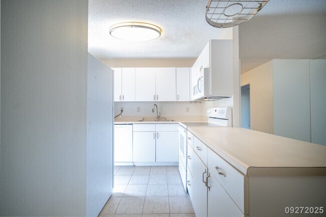 Building Photo - 2BR 1BA Condo w/2 ASSIGNED PARKING STALLS in Mililani, near SCHOFIELD and WHEELER!