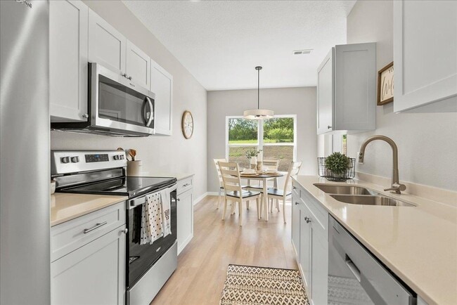 Building Photo - 4314 Spruce Crk Dr