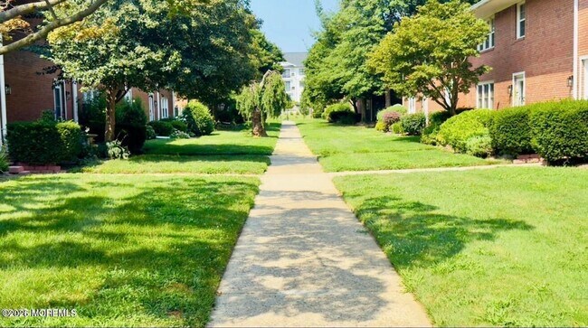 Building Photo - 364 Westwood Ave