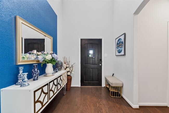 Building Photo - 2314 Trocadero Ln