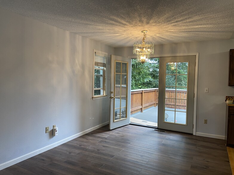 Building Photo - 11624 NE 74th St