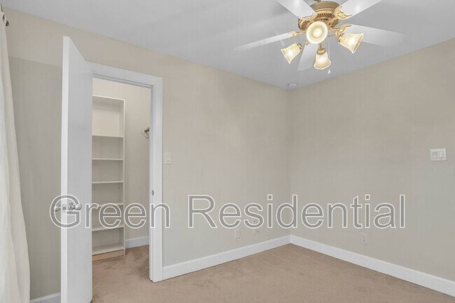 Building Photo - 919 E 36th St