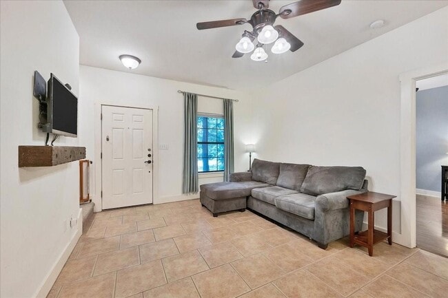 Building Photo - 15102 Bowling Ln