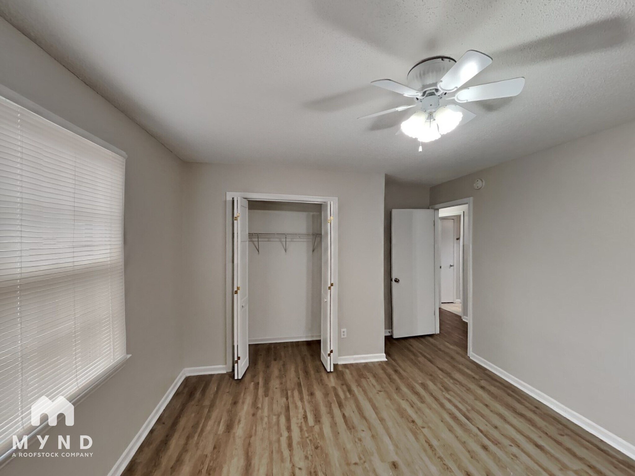 Building Photo - 400 Woodstream Dr