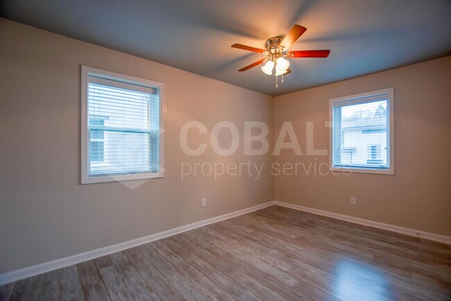 Building Photo - 271 Glen Iris Dr NE