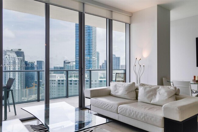 Building Photo - 1300 Brickell Bay Dr