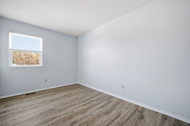 Building Photo - OPEN HOUSE SATURDAY THE 20TH 1PM-3PM! Three-bedroom, two-and-a-half bathrooms in Pembroke Meadows!