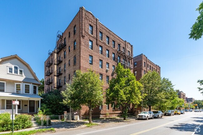 Building Photo - 250 ocean parkway