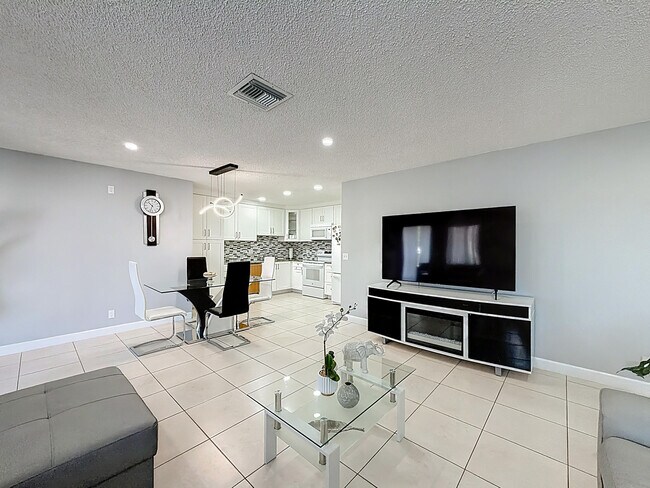 Building Photo - 3586 La Playas Ct