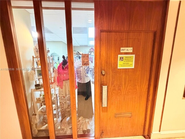 Building Photo - 2333 Brickell Ave