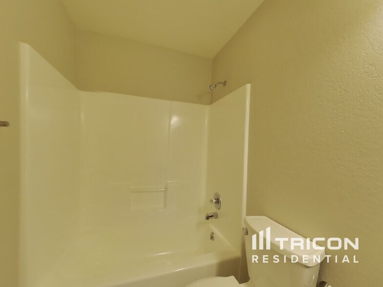 Building Photo - 1511 Stonewood Ct