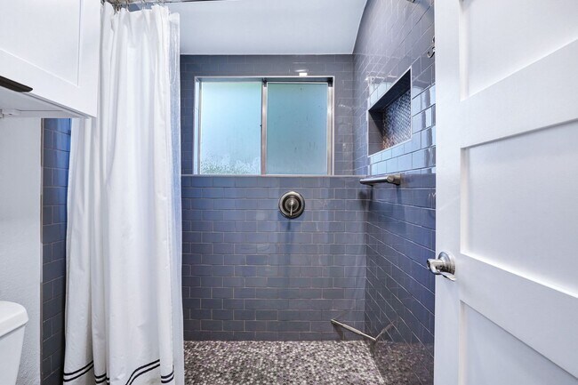 Building Photo - ***APPLICATION CURRENTLY UNDER REVIEW***Co...