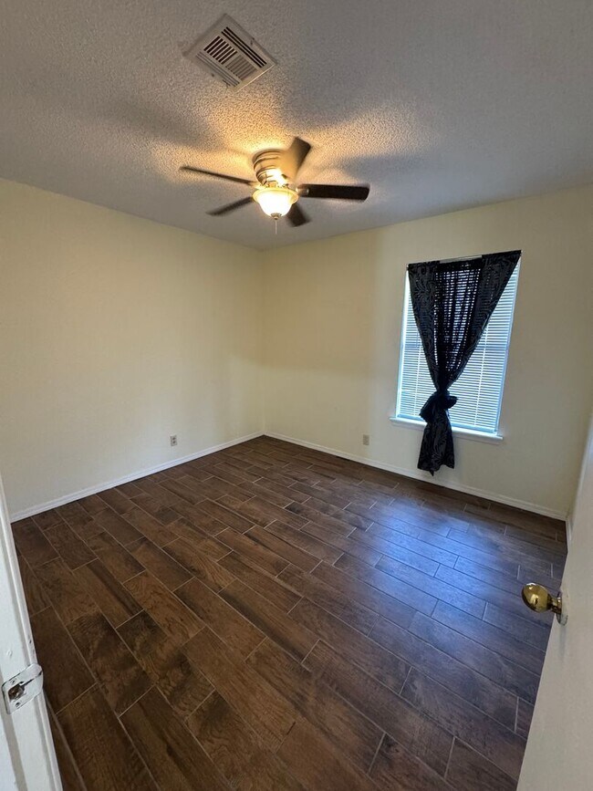 Building Photo - 4515 W Princeton Pl