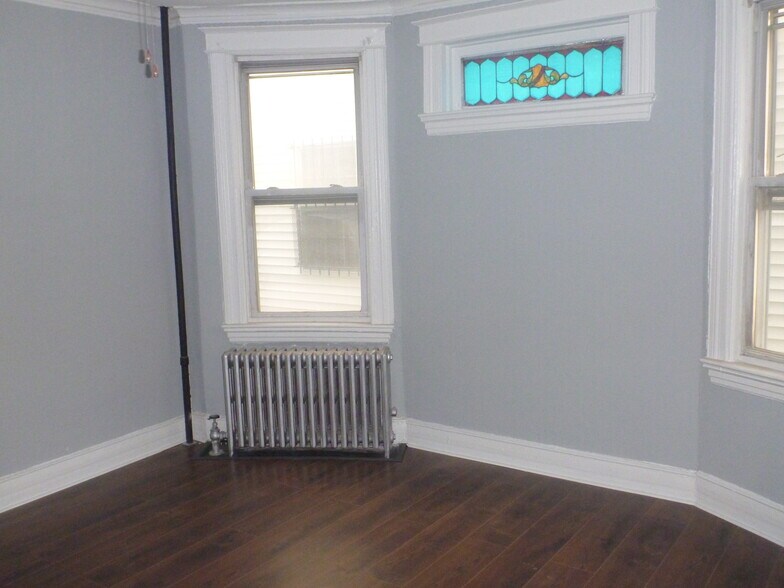 Building Photo - 81 Rose Ter